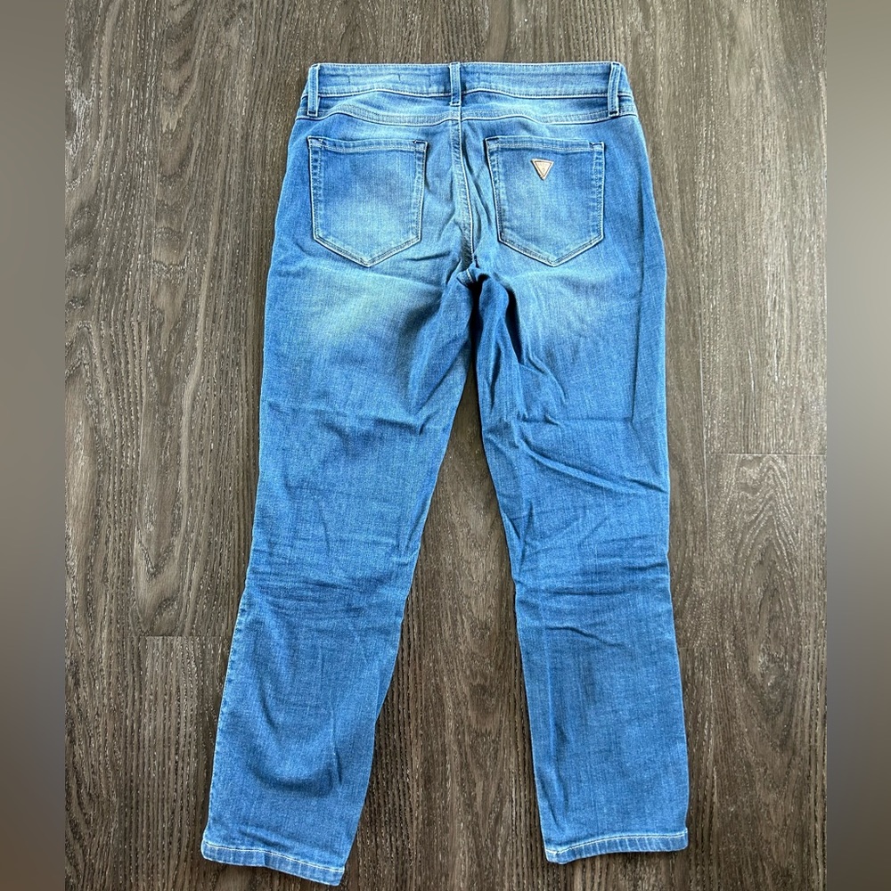 Guess Crops - Picture 2 of 2